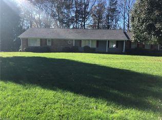 190 Friendly Ln, Pilot Mtn, NC 27041