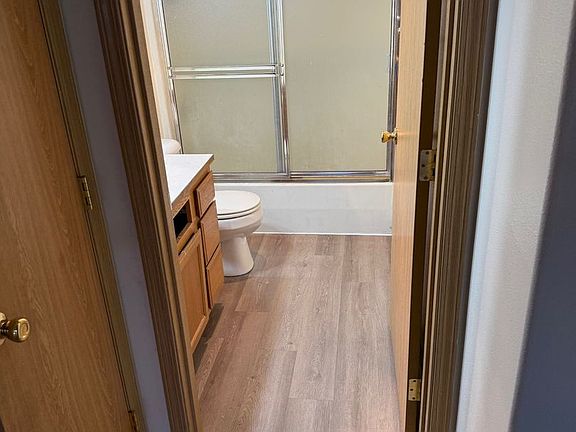 5th image of 5019 Grove St #201