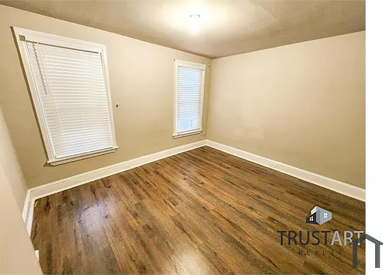 3885 Manor St — Photo 24