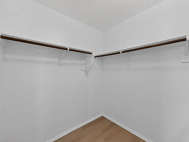 2123 Meadow View Dr — Photo 30