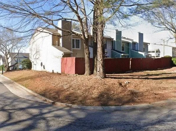 1021 Thornwoode Ln, Stone Mountain, GA 30083