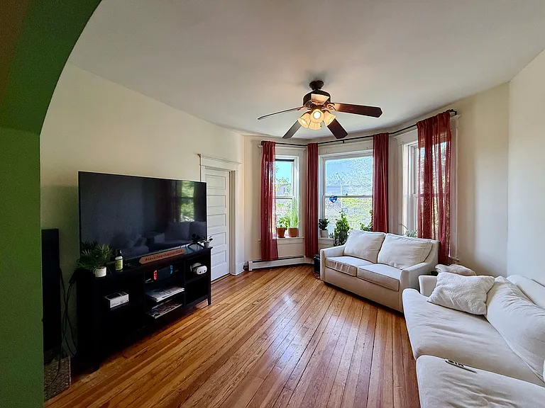 47 Chicago Ave — Photo 9