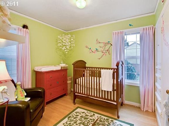 2nd bedroom