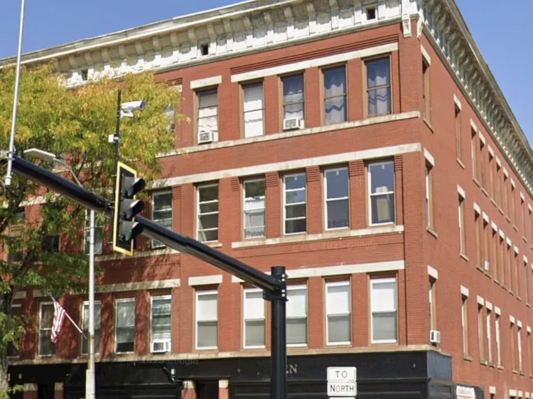 460 Main St #11 — Photo 8