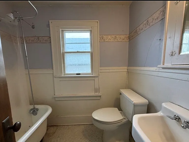 733 Lasalle Ave #1 — Photo 4