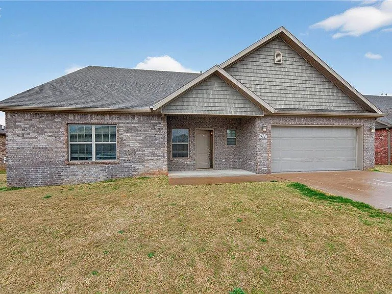 584 Quartz Way — Photo 1