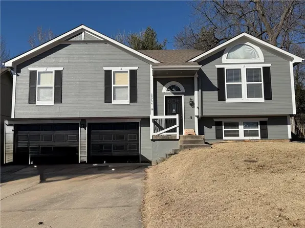 19704 E 9th St S, Independence, MO 64056