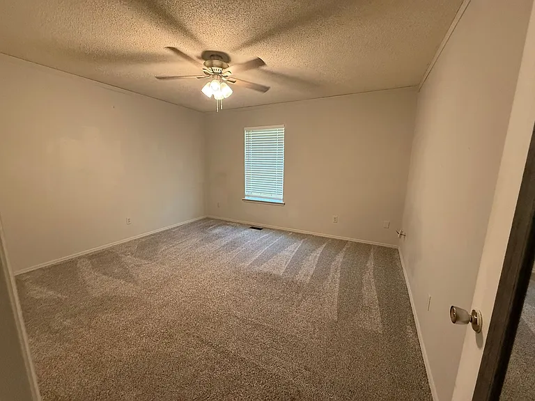 5700 Grand Ave — Photo 8