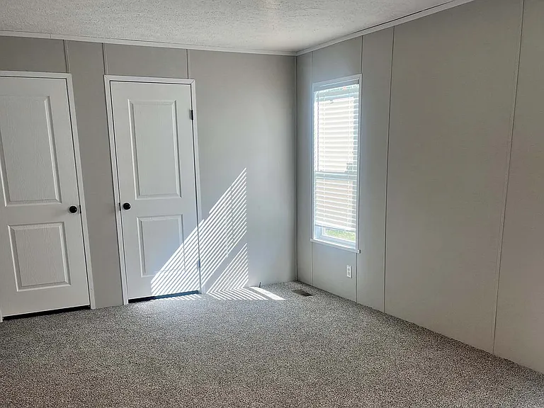 Silverstone Manufactured Home Community — Photo 27