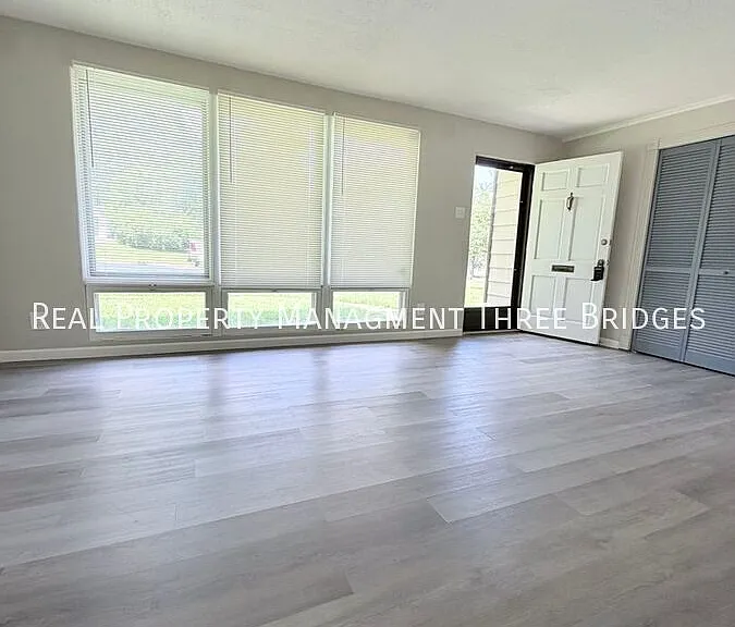 28 Redwood Dr — Photo 16