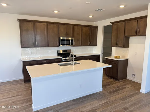 2262 S Jeffry Street, Gilbert, AZ 85295