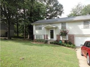 1527 N Chester Rd, Hixson, TN 37343