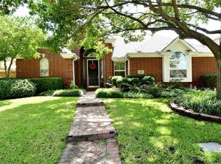 320 Andre Dr, Irving, TX 75063