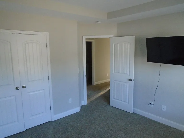 2240 Mannington Dr — Photo 24