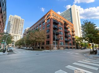 520 W Huron St APT 303, Chicago, IL 60654