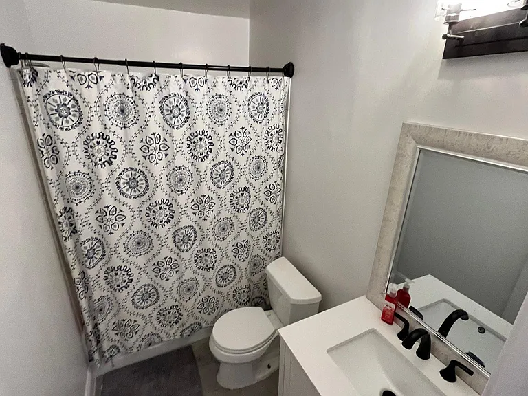 1747 Crofton Pkwy — Photo 11