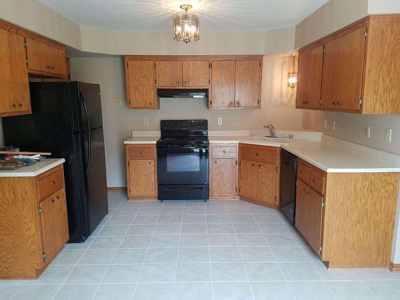 4th image of 140 Glen Hill Dr