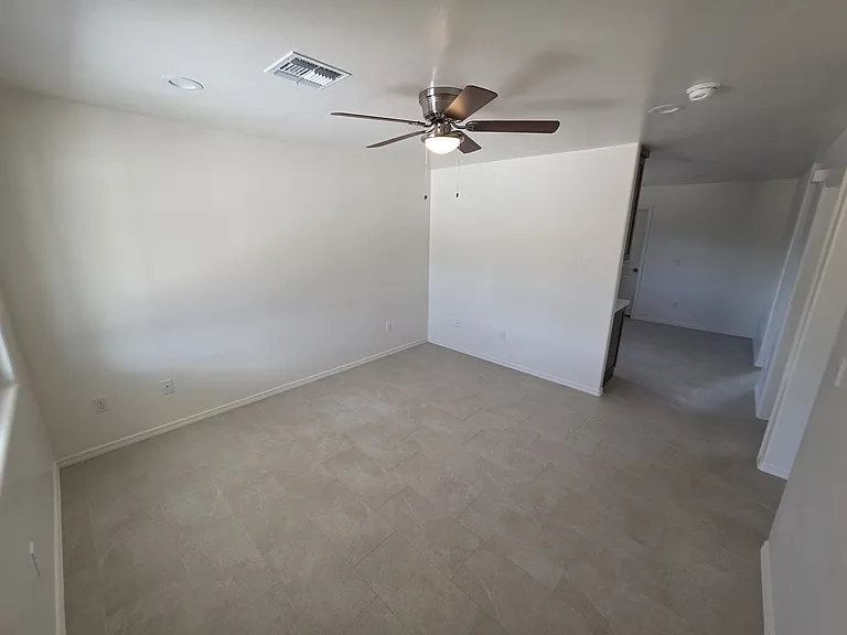 1185 Yesal Ct — Photo 5