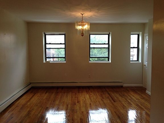 2nd image of 226A Madison St #2