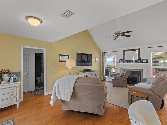 5th image of 107 Arapahoe Ln