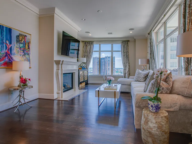 2555 N Pearl St #1402 — Photo 18