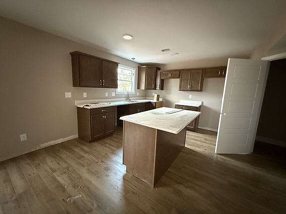 3rd image of 799 Vera Dr
