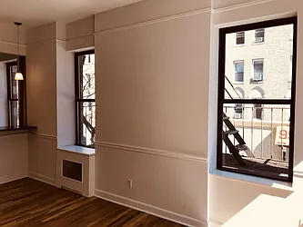 Rented by Metropolis Real Estate of Manhattan
