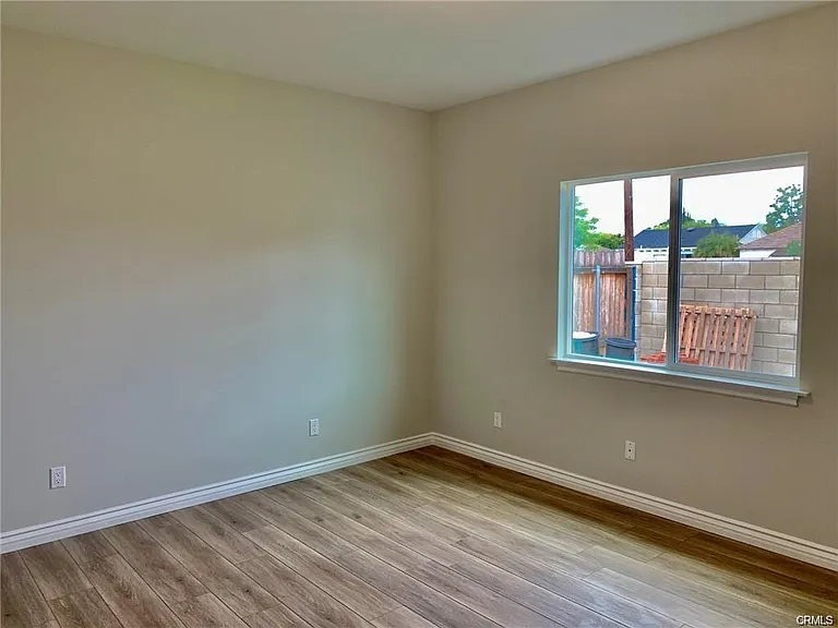 2411 1/2 S Primrose Ave — Photo 15