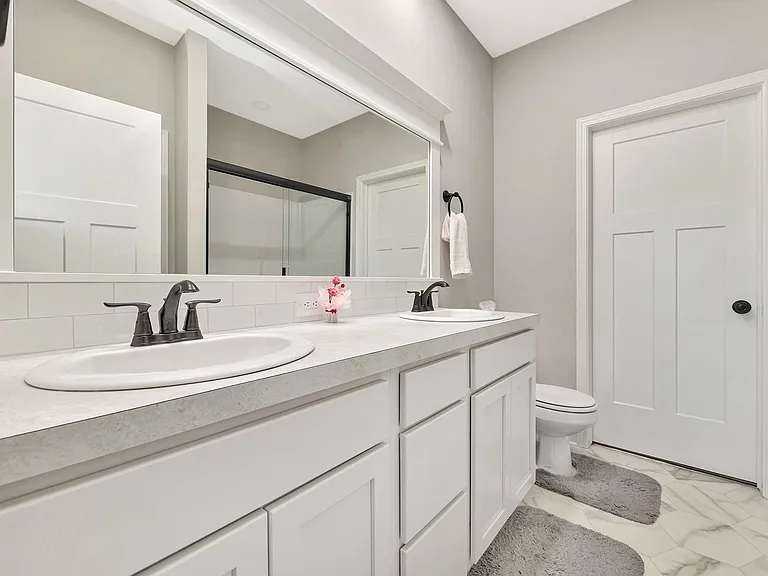 932 N Cloverleaf St — Photo 23