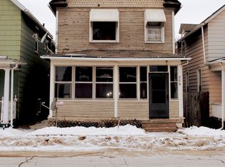 909 Rhomberg Ave, Dubuque, IA 52001