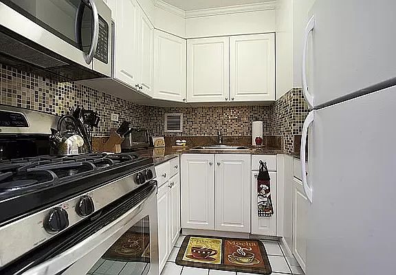 4th image of 330 E 38th St APT 37H