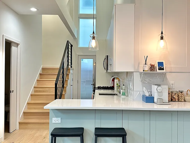 4608 Evanston Ave N — Photo 4