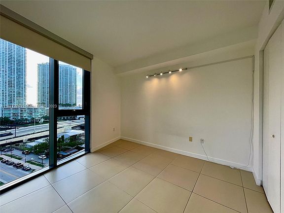 3rd image of 31 SE 6th St APT 1101