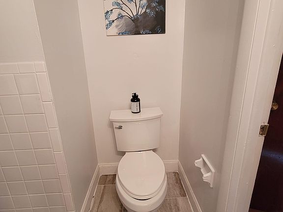2nd image of 1626 Market St APT 1