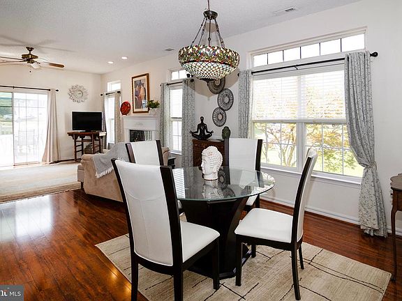 5th image of 575 Riviera Dr