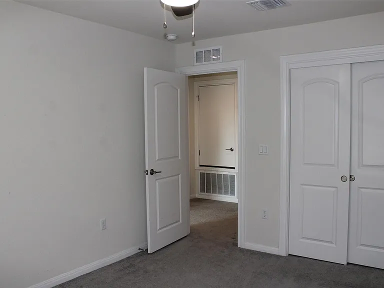 13902 Ilex Dr — Photo 29
