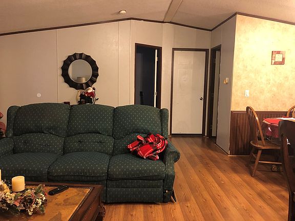 3rd image of 114 N 10th St