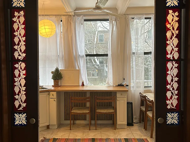 486 State St #1 — Photo 8