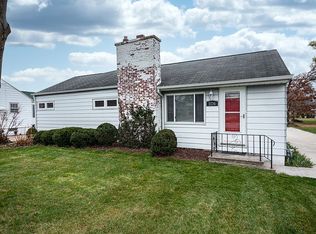 1136 48th St, Moline, IL 61265