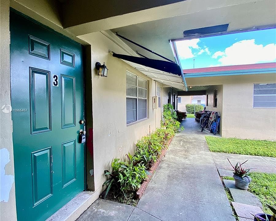 1st image of 4141 SW 20th St #3