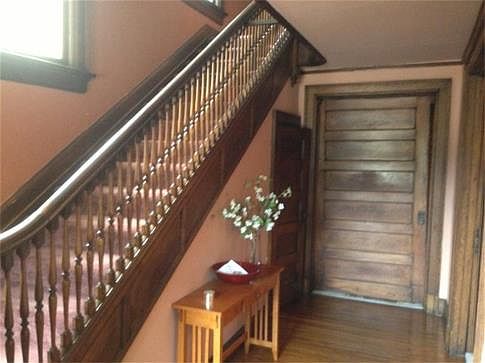 5th image of 129 Brown St