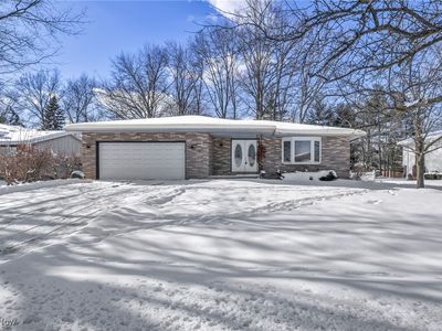 5770 N Crossview Rd, Seven Hills, OH, 44131