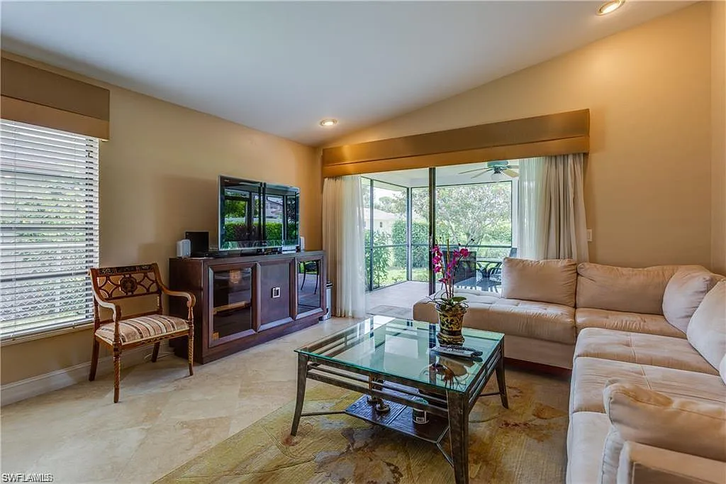 3 bed, 2.0 bath, 1411 sqft, $2,995 — Photo 4