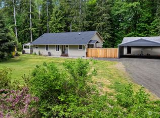 662 E Alderwood Rd, Belfair, WA 98528