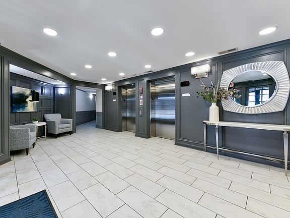 5th image of 845 E 22nd St APT 207