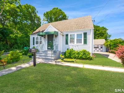 25 Oakwood Street, Bridgeport, CT, 06606