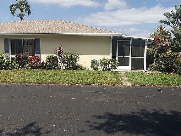 4th image of 55 Glades Blvd APT 1