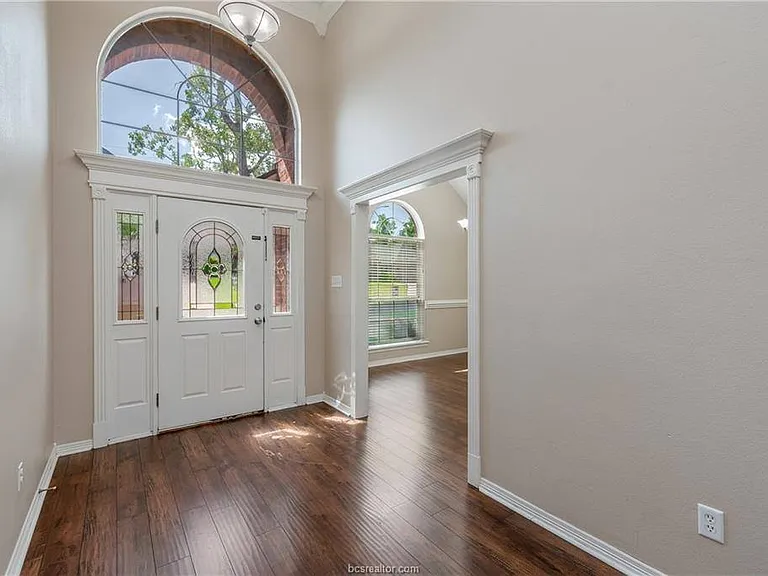 305 Stoney Hills Ct — Photo 4
