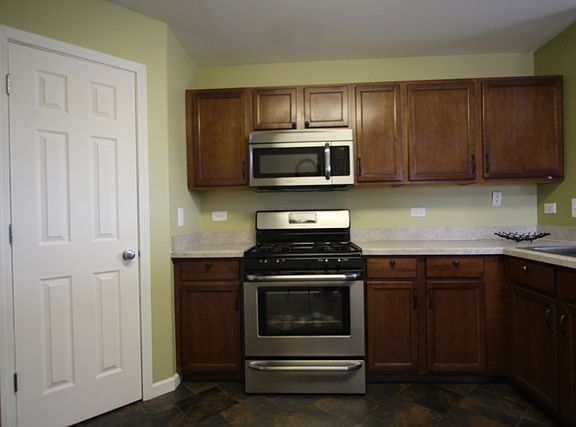 3rd image of 275 Macintosh Ave