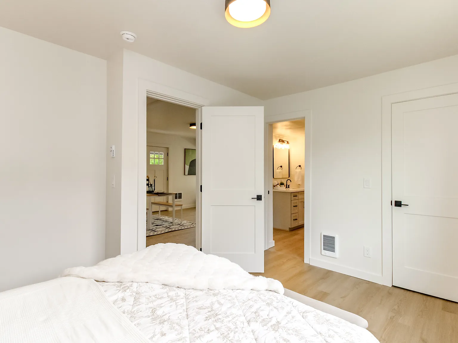 9320 Lexington Ave SW — Photo 3